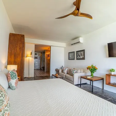 Suites At Sapphire Ocean Club Puerto Vallarta Exterior photo